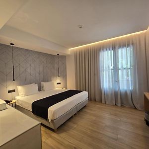 Deluxe Double or Twin Room Garden View